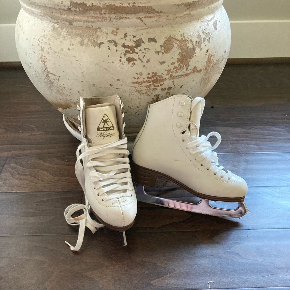 Jackson Mystique Skates Size 4
